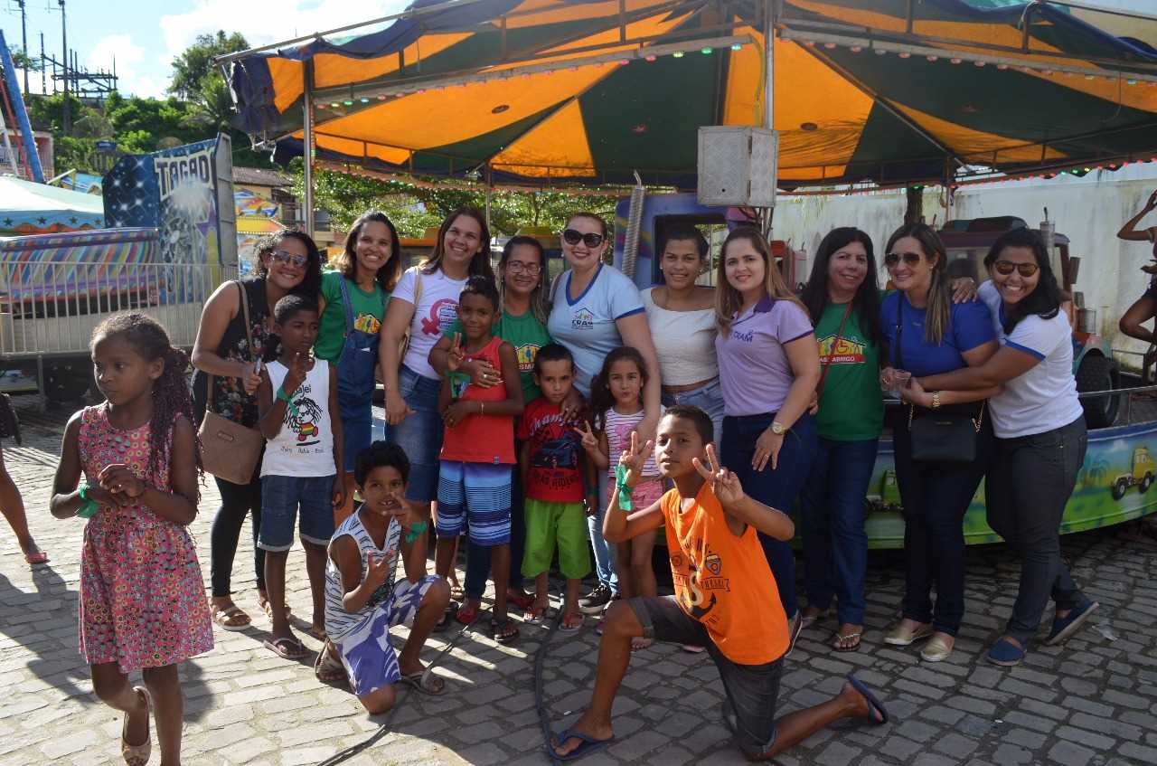CRAS realiza tarde de diversão no Parque para seus usuários